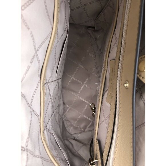 NWT MICHAEL Michael Kors Jet Set East West Top Zip - Picture 6 of 6